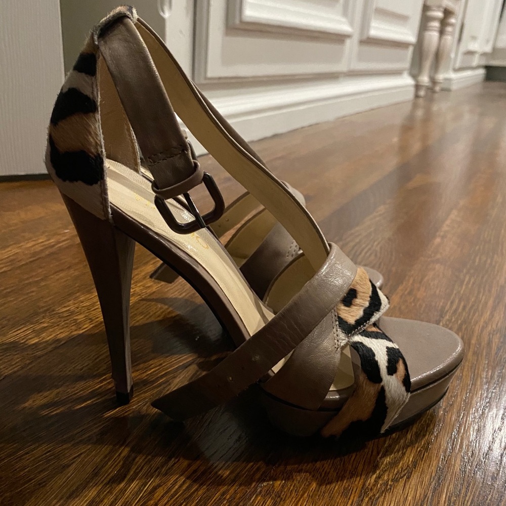 Heels - Picture 3 of 4